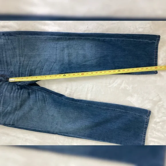 Levi’s 34x32 Jeans | 559 | Men’s Relaxed Straight Fit | Medium Wash Denim - Picture 8 of 9